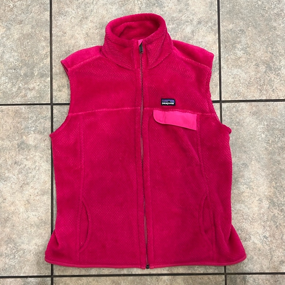 Patagonia pink women L vest in excellent condition